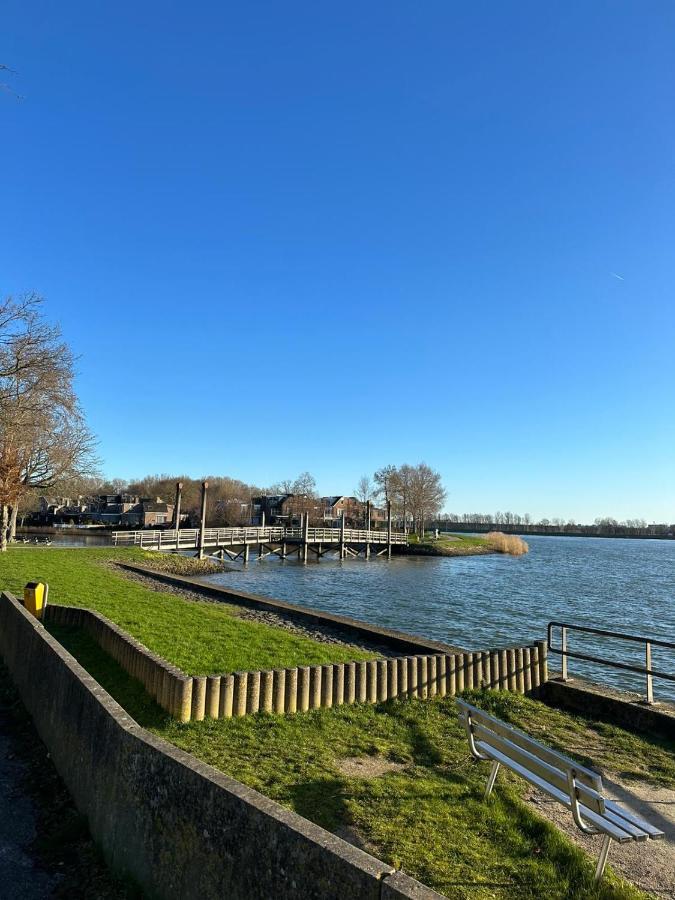 Studio Aan De Maas Leilighet Zwijndrecht Eksteriør bilde